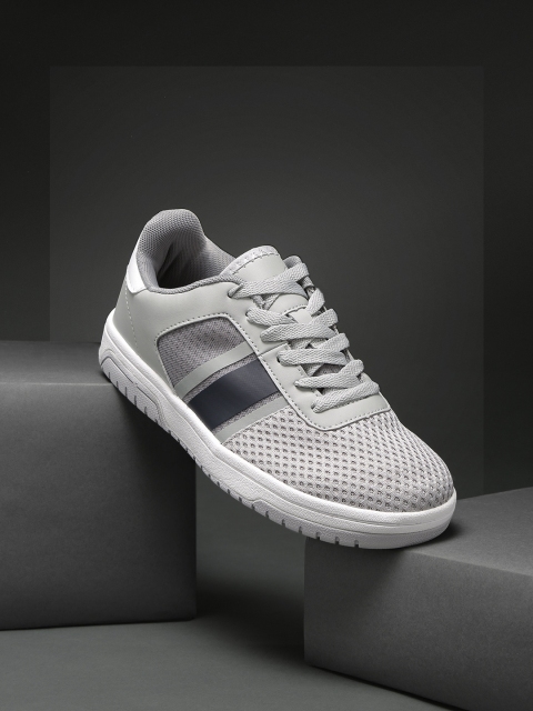

HRX by Hrithik Roshan Men Grey Pro Sneakers