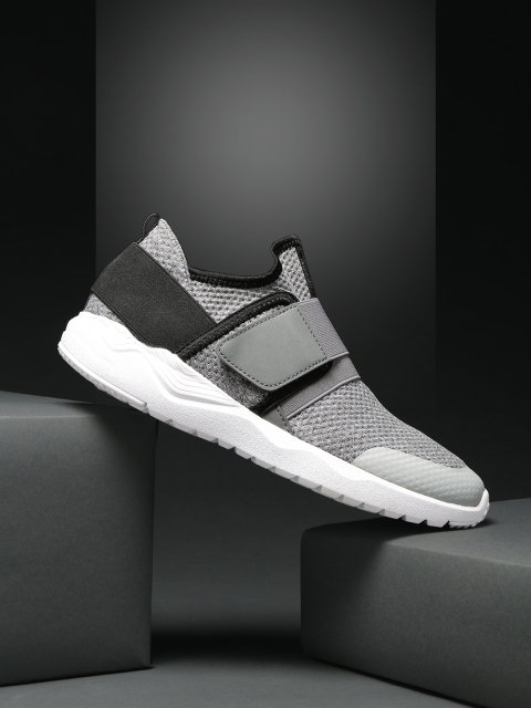 

HRX by Hrithik Roshan Men TwiLightweight Grey Sneakers