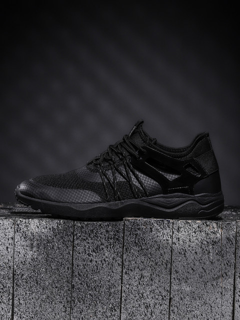 

HRX by Hrithik Roshan Men TwiLightweight Black Sneakers