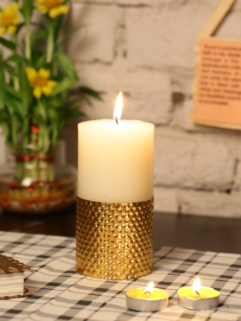 

HOME DECOR INDIA Gold-Toned Candle