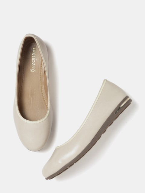 

DressBerry Women Cream-Coloured Solid Synthetic Ballerinas