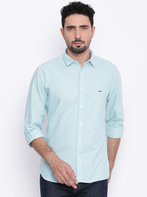 

V Dot Men Blue Solid Casual Shirt