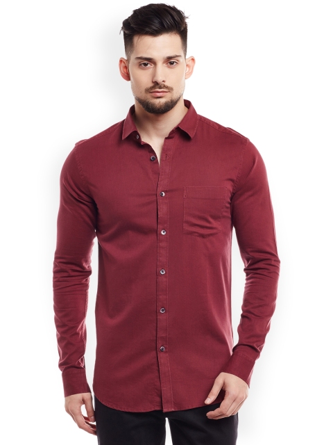 

DENNISON Men Maroon Comfort Slim Fit Solid Casual Shirt