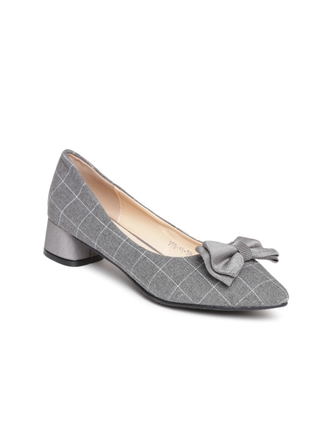 

red pout Women Grey Checked Pumps