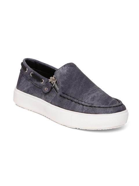 

red pout Women Grey Slip-On Sneakers
