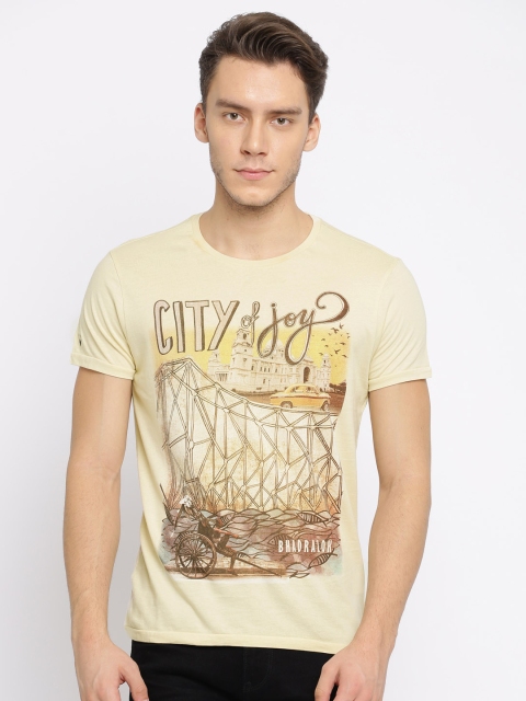 

Solly Jeans Co. Men Beige Printed Round Neck T-shirt