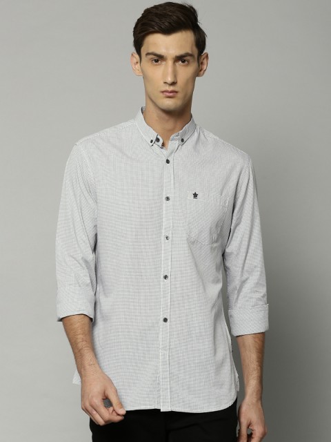 

French Connection Men Off-White & Black Slim Fit Checked Casual Shirt