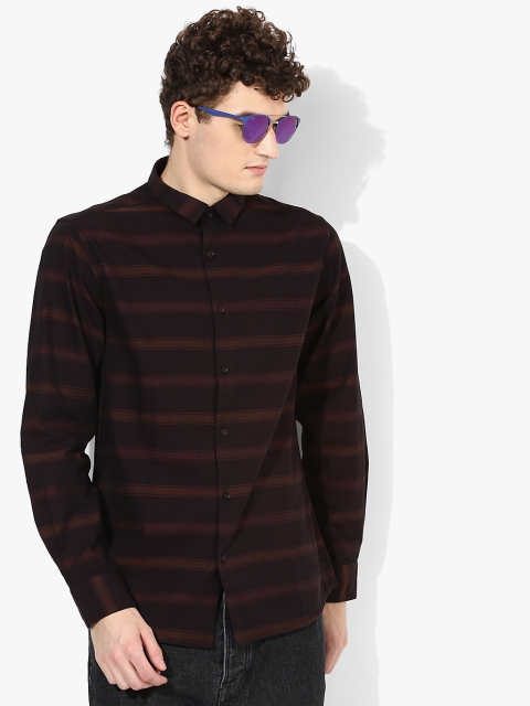 

Brown Checked Slim Fit Casual Shirt