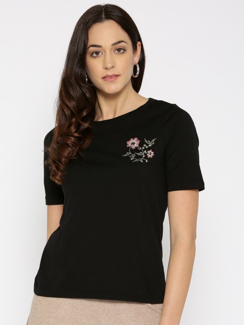 

Vero Moda Women Black Solid Round Neck T-shirt