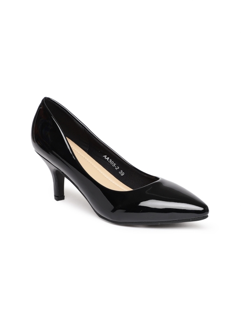 

Tresmode Women Black Solid Pumps
