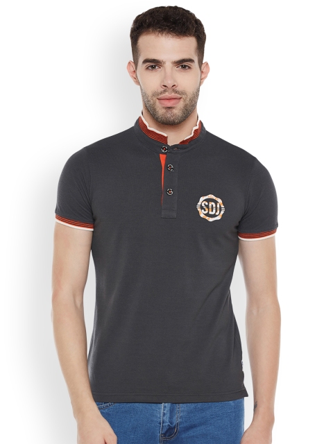 Duke Men Charcoal Solid Slim Fit T-shirt