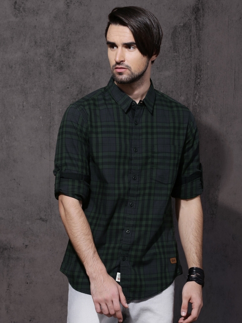 

Roadster Men Black & Green Slim Fit Checked Casual Shirt