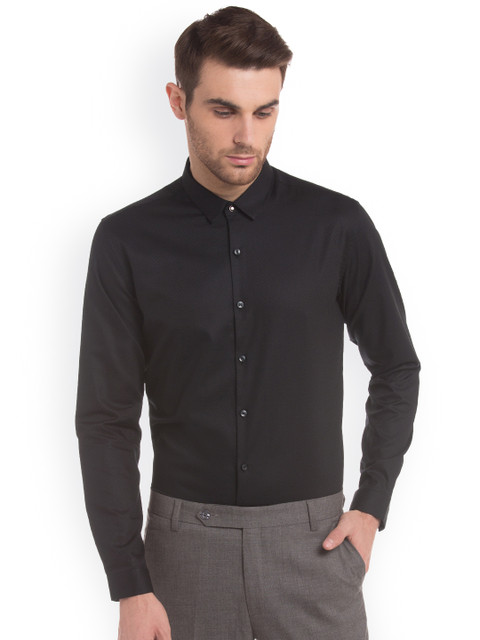 

True Blue Men Black Slim Fit Solid Formal Shirt