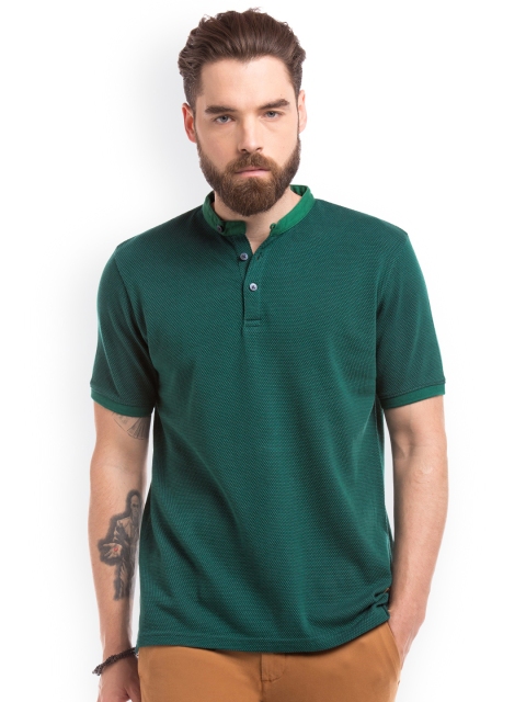 

True Blue Men Green Solid Mandarin Collar T-shirt