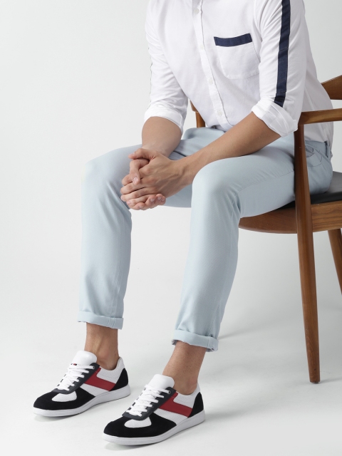

INVICTUS Men Blue Slim Fit Self-Design Chinos