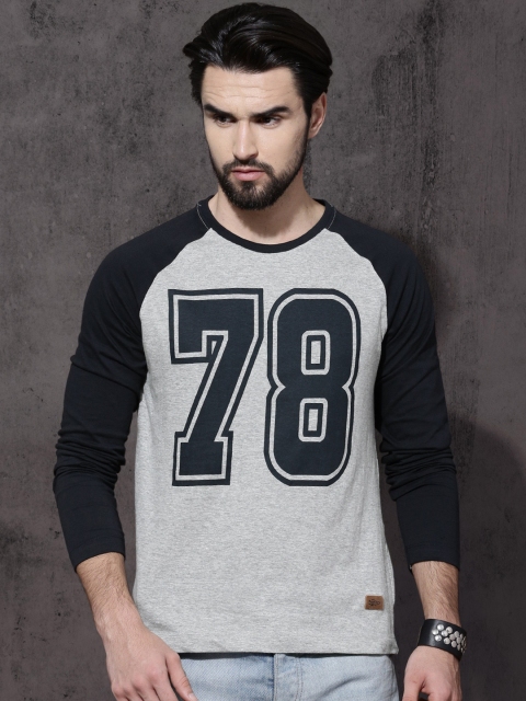 

Roadster Men Grey Melange Printed Round Neck T-shirt