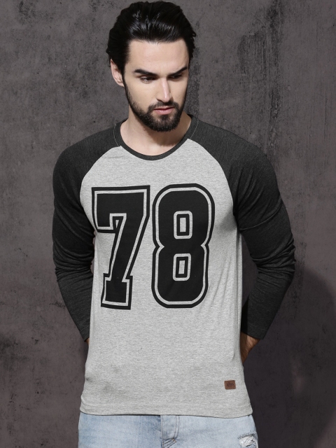 

Roadster Men Grey Melange Printed Round Neck T-shirt
