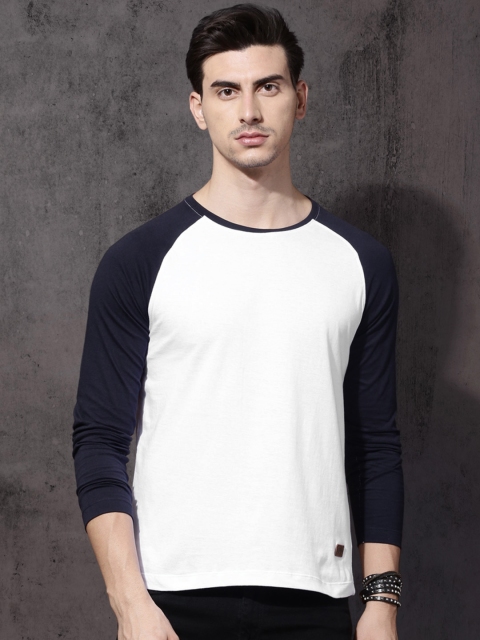 

Roadster Men White Solid Round Neck T-shirt