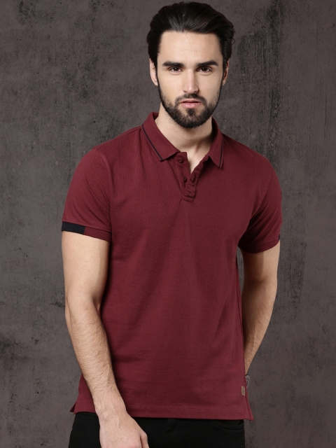 

Roadster Men Maroon Solid Polo Collar T-shirt