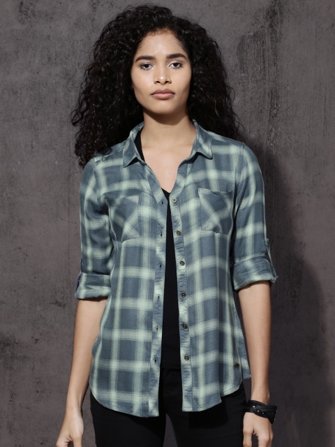 

Roadster Women Grey & White Regular Fit Checked Casual Shirt