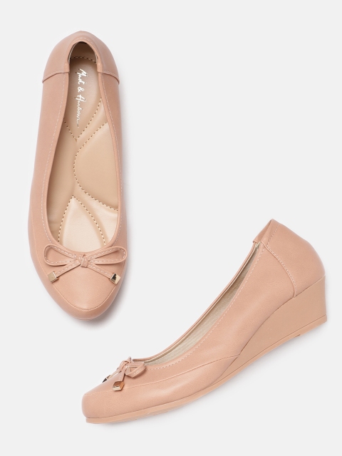 

Mast & Harbour Women Pink Solid Pumps