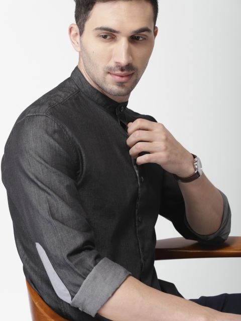 

INVICTUS Men Black Slim Fit Solid Casual Shirt