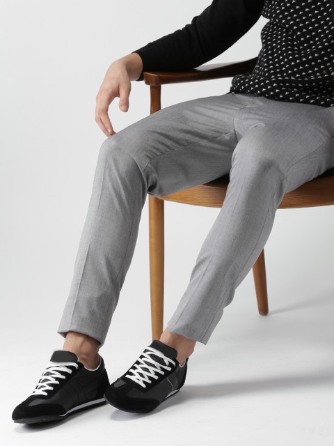 

INVICTUS Men Grey Slim Fit Solid Smart Casual Trousers
