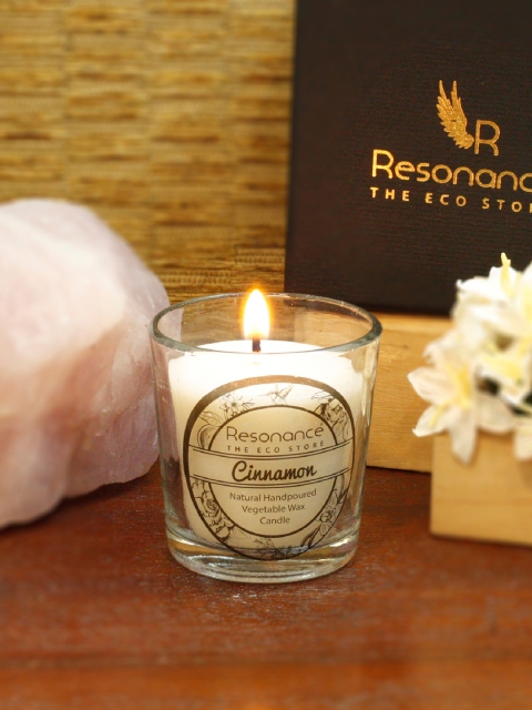 

Resonance Set of 2 Cinnamon Scented Candles, White