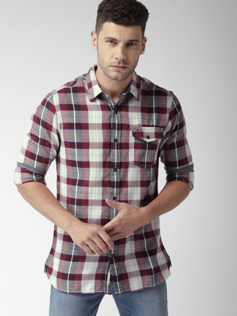 

Tommy Hilfiger Men Maroon & Grey Regular Fit Checked Casual Shirt