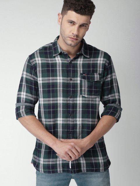 

Tommy Hilfiger Men Blue & Green Regular Fit Checked Casual Shirt