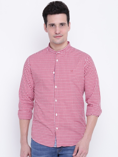 

United Colors of Benetton Men Red & Off-White Slim Fit Checked Casual Shirt