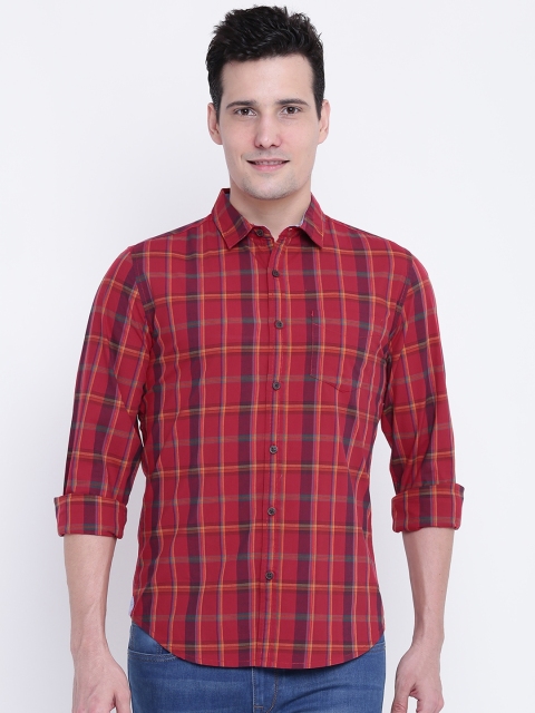 

United Colors of Benetton Men Red & Burgundy Slim Fit Checked Casual Shirt