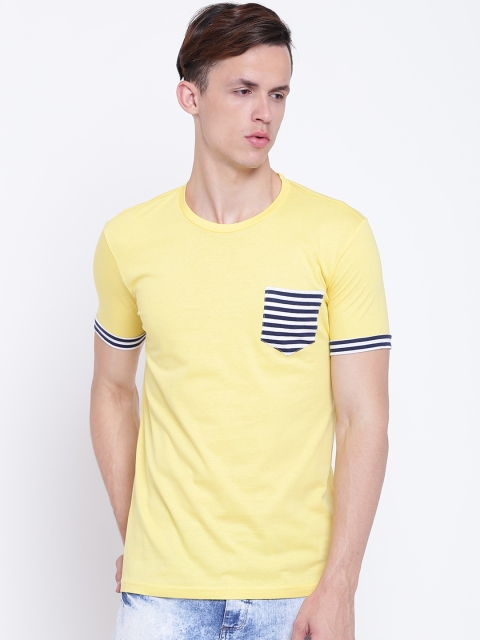 

United Colors of Benetton Men Yellow Solid Round Neck T-shirt