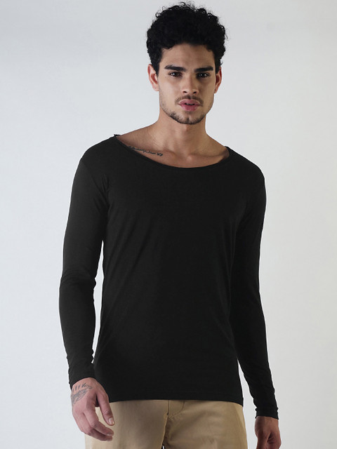 

Blue Saint Men Black Solid Boat Neck T-shirt