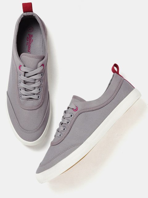

Roadster Men Grey Sneakers