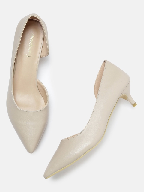 

DressBerry Women Beige Solid Pumps