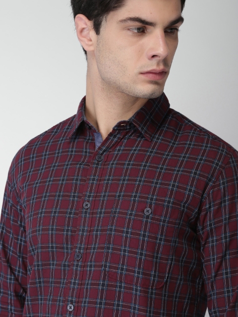 

Harvard Men Maroon Regular Fit Checked Casual Shirt