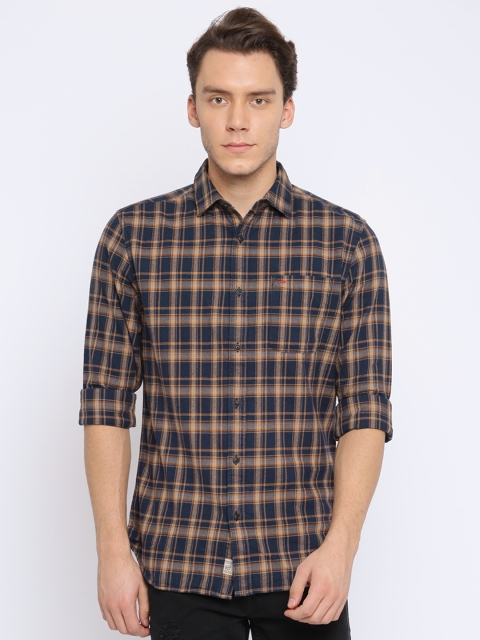 

Jack & Jones Men Brown & Navy Blue Regular Fit Checked Casual Shirt