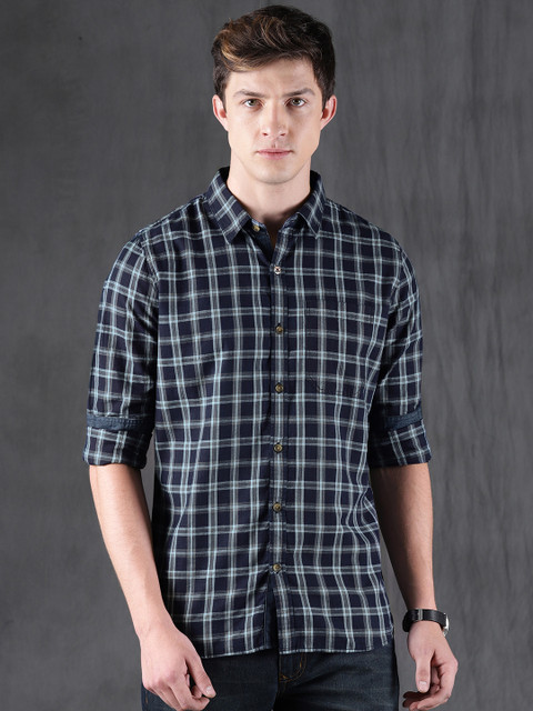 

WROGN Men Blue Smart Relaxed Fit Checked Casual Shirt