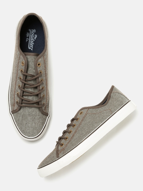 

Roadster Men Brown Sneakers