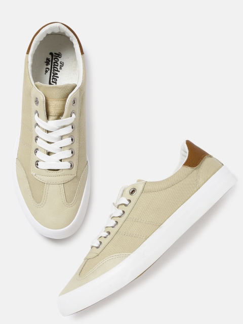 

Roadster Men Beige Sneakers