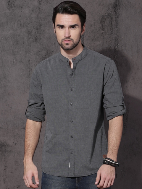 

Roadster Men Charcoal Grey Slim Fit Solid Casual Shirt