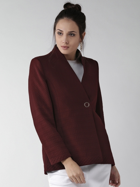 

Okane Burgundy Textured Single-Breasted Casual Blazer