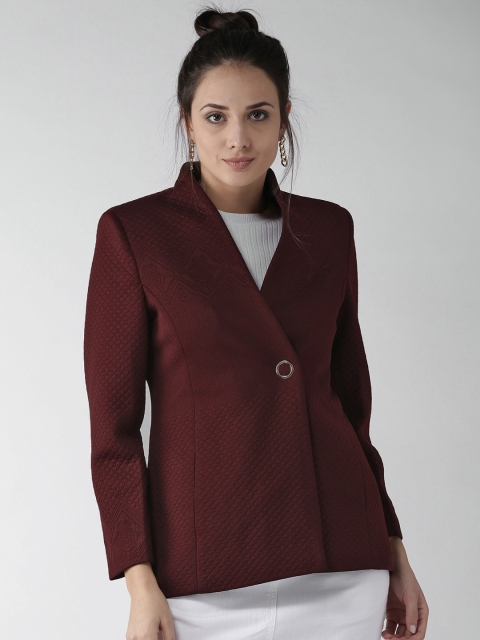 

Okane Burgundy Textured Single-Breasted Casual Blazer