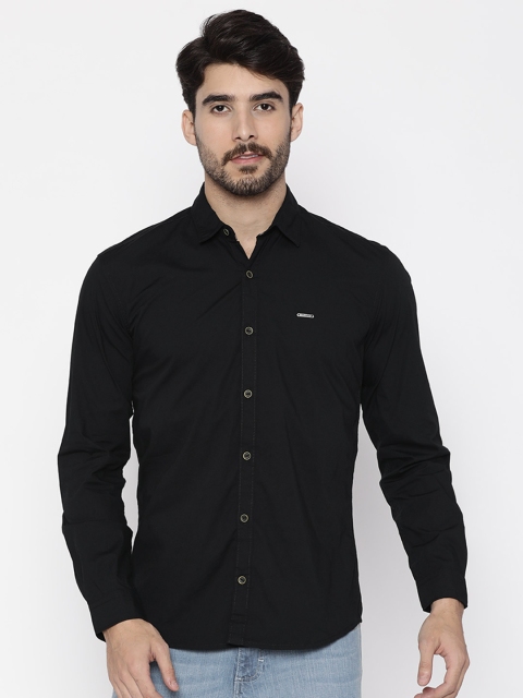 

Wrangler Men Black Slim Fit Solid Casual Shirt