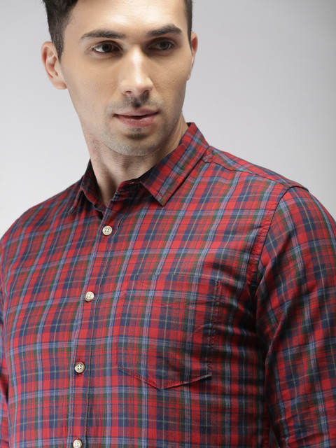

Harvard Men Red & Navy Blue Regular Fit Checked Casual Shirt