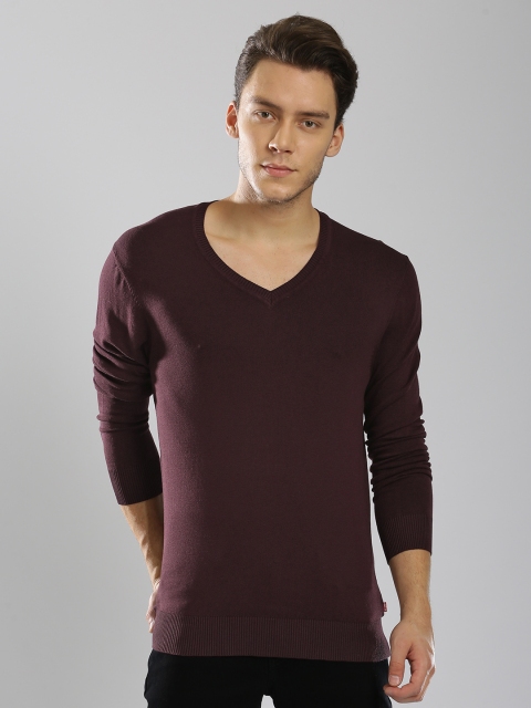 

Levis Men Burgundy Solid Pullover