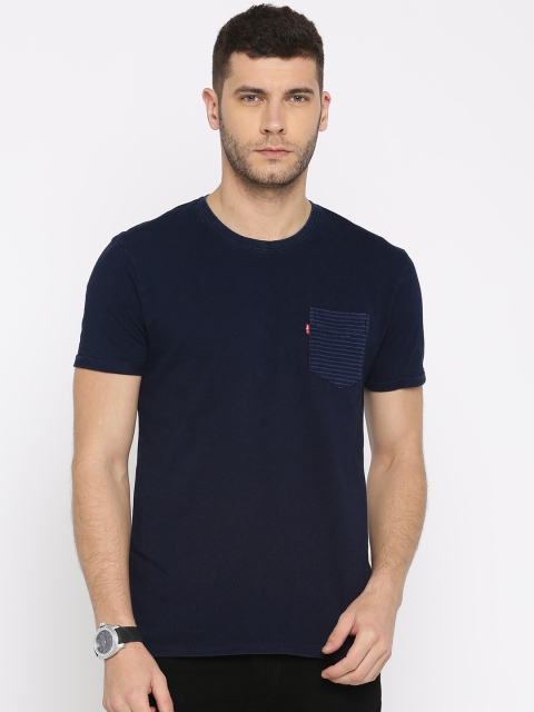 

Levis Men Navy Blue Solid Round Neck T-shirt