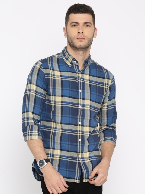 

Levis Men Blue & Beige Slim Fit Checked Casual Shirt