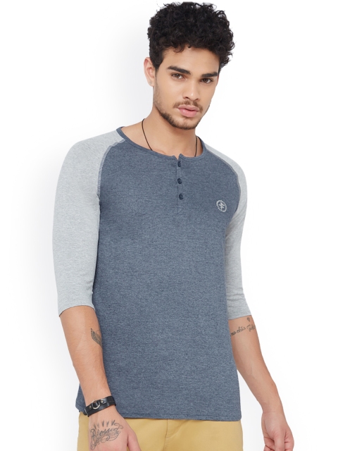 

Breakbounce Men Grey & Blue Solid Henley Neck Slim Fit T-shirt